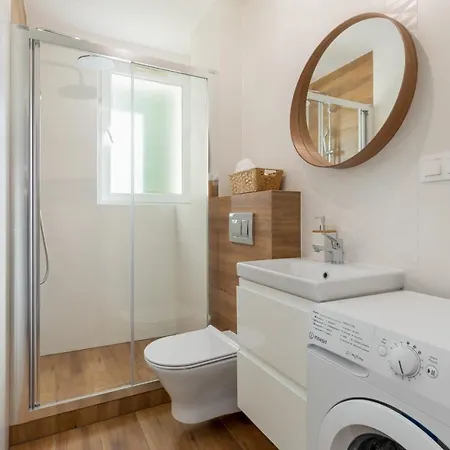 In Centre Of - Katedralna With Balcony By Renters Apartament